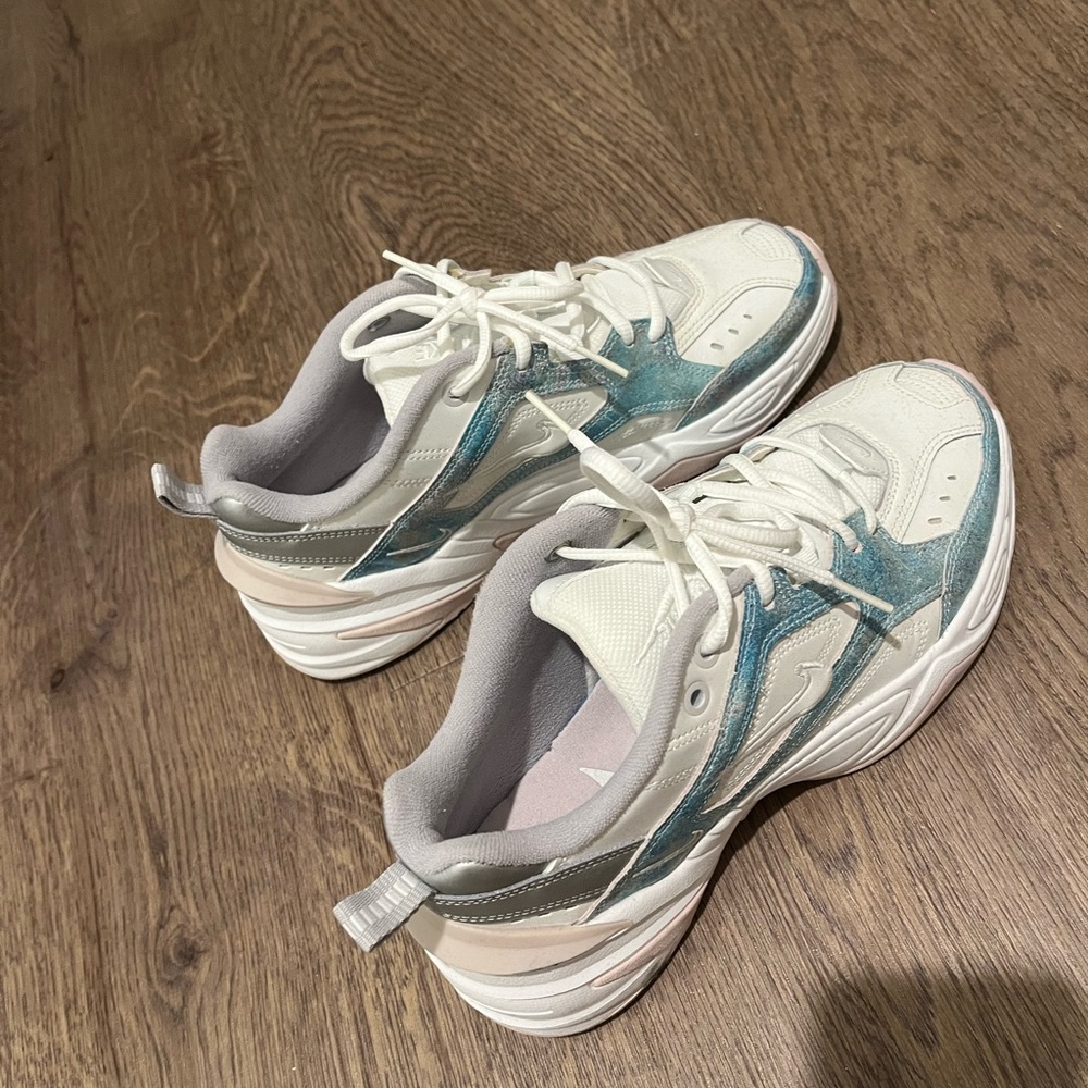 Nike m2k Elsa color